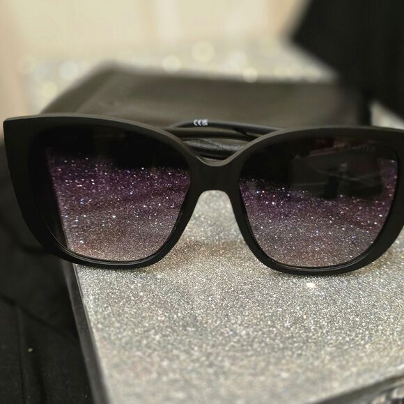 Quay Australia Ever After Sunglasses- Matte Black Frame/Smoke Fade Lens main image 6